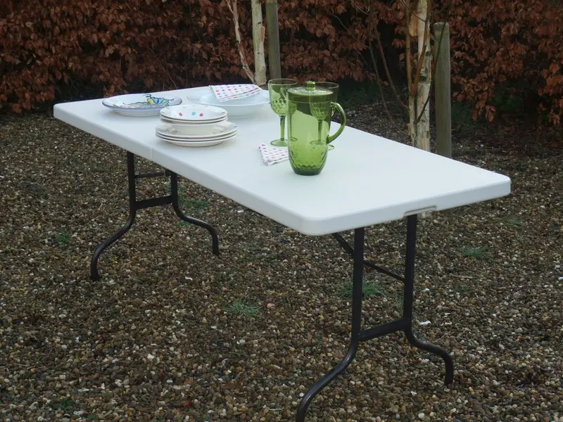 Foldable White Party Table – Lightweight & Portable 1