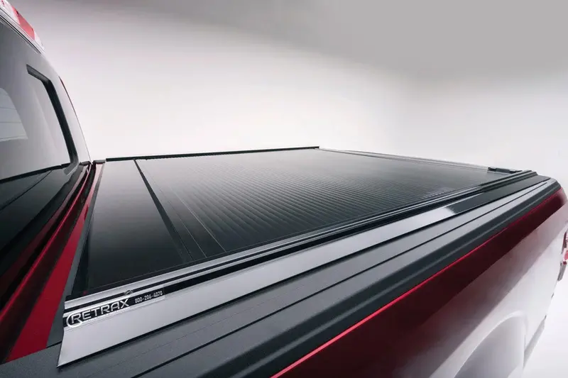 Retrax Powertraxone Tonneau Cover With Stake Pocket Cutouts For 1997–2007 Ford F-250 & F-350 Super Duty — 6.75' Bed 1