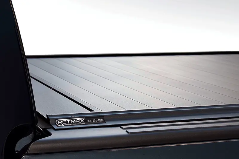 Retraxpro Mx Tonneau Cover For 2014–2017 Silverado/Sierra 1500 & 2015–2017 2500/3500 – 8' Bed 1